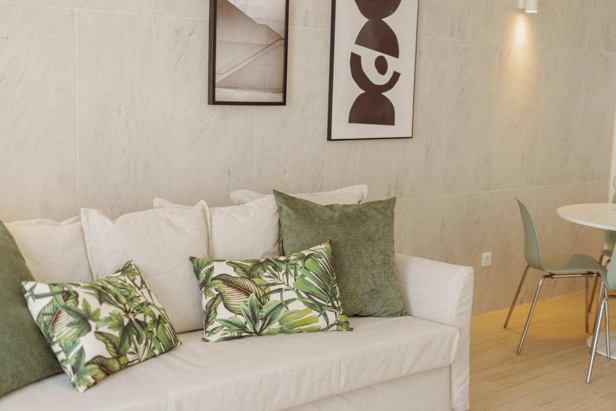 Stylish Apartment With Terrace By Hosty Porto Eksteriør billede